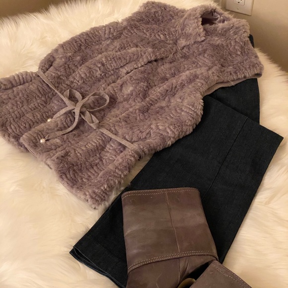 Previously Loved Gray Lambskin Distressed Leather Bootie - Picture 5 of 6